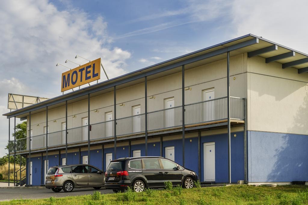 Tour-Motel Wilfersdorf (Mistelbach) Exterior foto